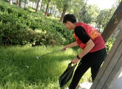 高泽旭-材料1.志愿活动实践中的一张照片